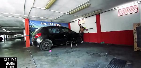  Mi prima follando. Mamada en un lavado de autos público